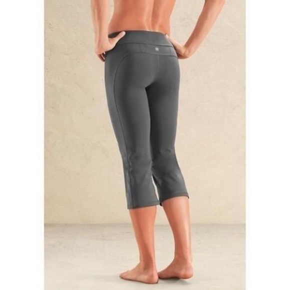 Athleta Kickbooty Capri Yoga Pant XXS Flint Grey - Picture 2 of 2